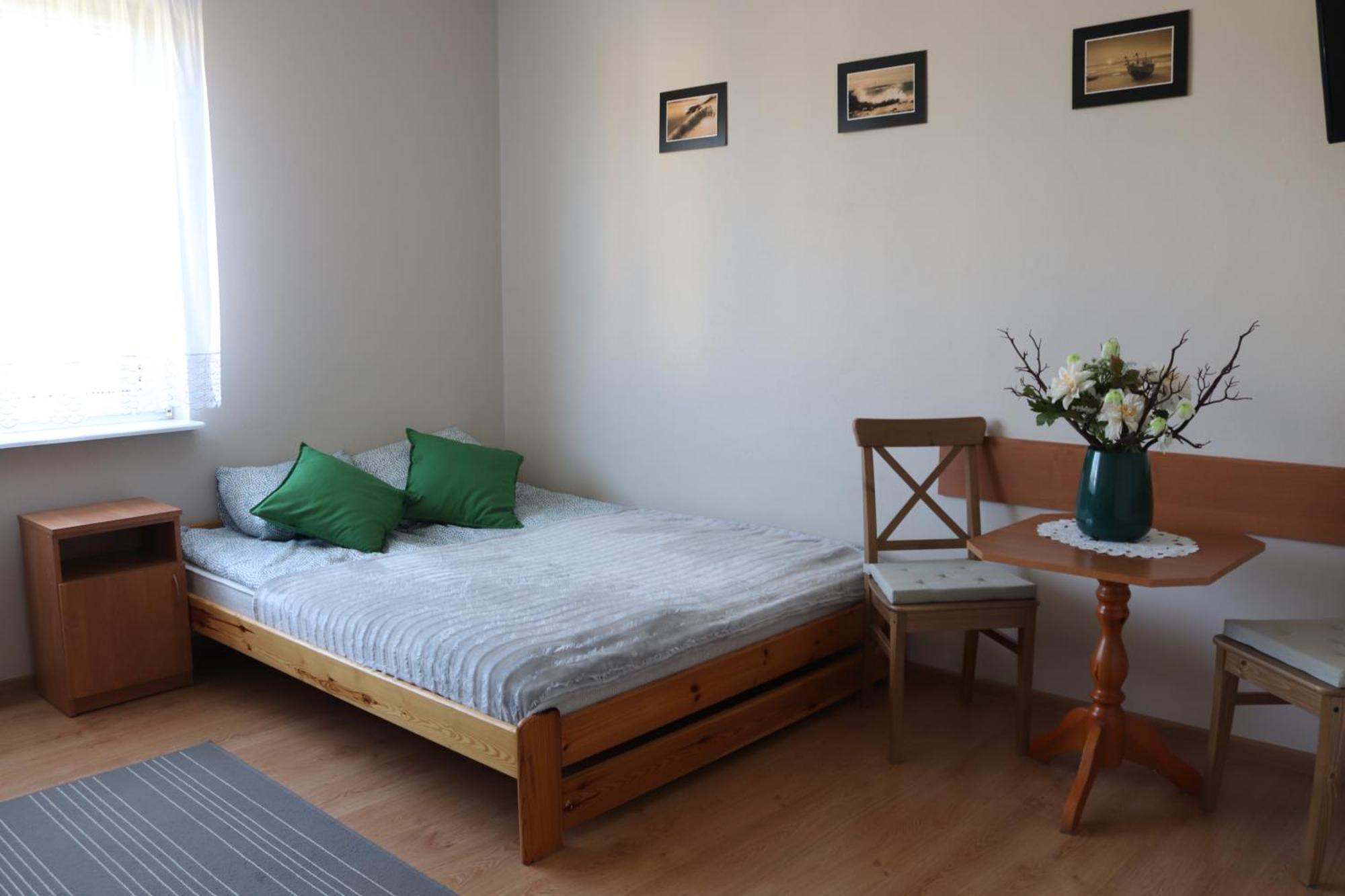 Pokoje&apartamenty Minus - *